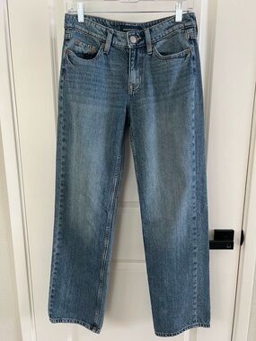 Aeropostale Low Rise Baggy Jeans in Medium Blue Wash